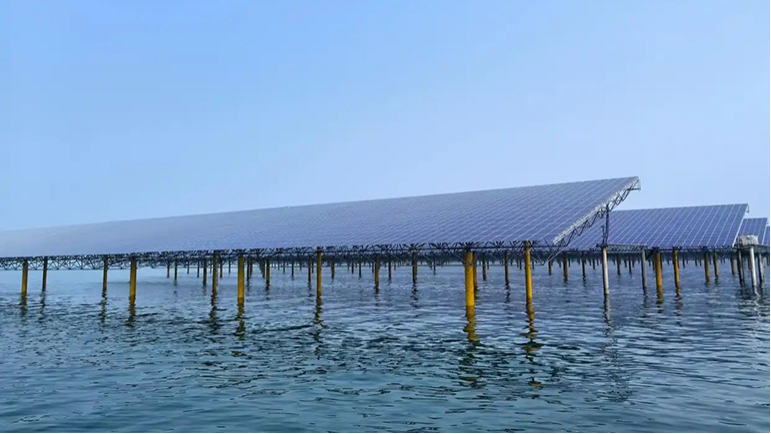 Coastal solar mounting using A4-70 stainless fasteners against salt corrosion